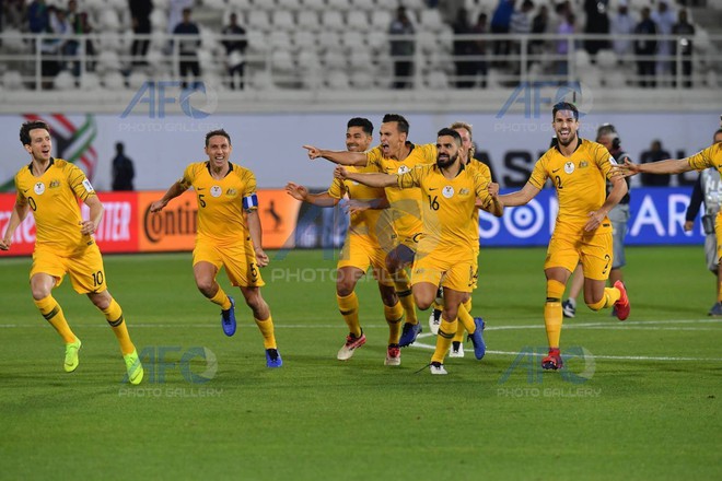 Đương kim vô địch Asian Cup đánh bại Uzbekistan sau loạt luân lưu nghẹt thở - Ảnh 2.