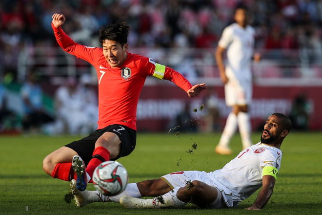 Cầu thủ đắt giá nhất châu Á nỗ lực cống hiến cho Hàn Quốc đến mức chảy cả máu vành tai - Ảnh 2.