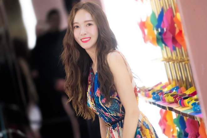 Đều gầy như nhau nhưng Ng&ocirc; Cẩn Ng&ocirc;n vẫn &ldquo;lệch đẳng cấp&rdquo; so với Jessica Jung chỉ v&igrave; thiếu linh hoạt khi mix đồ - Ảnh 3.