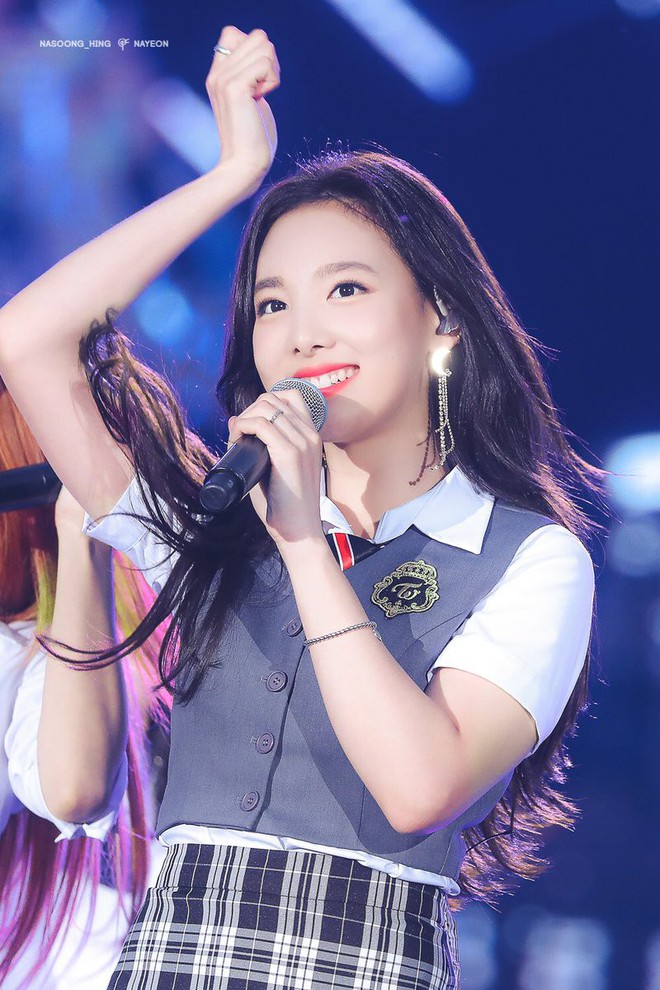 6 idol tuổi Hợi sở hữu thần th&aacute;i xuất sắc nhất tr&ecirc;n s&acirc;n khấu! - Ảnh 27.