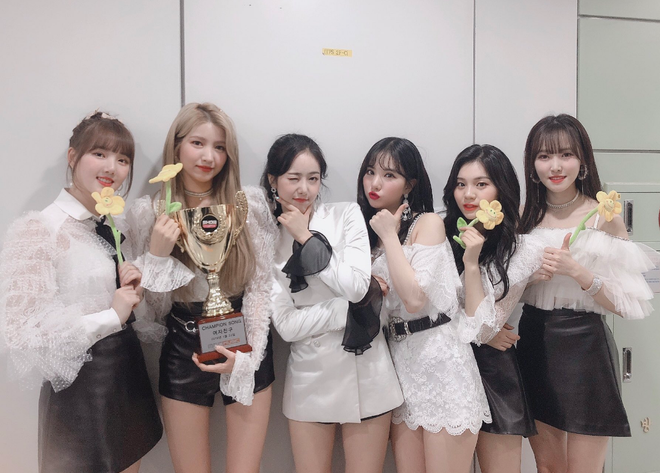 Chê GFRIEND hết thời nhưng thành tích vượt mặt DBSK, ngang bằng BTS này sẽ khiến nhiều người suy nghĩ lại - Ảnh 2.