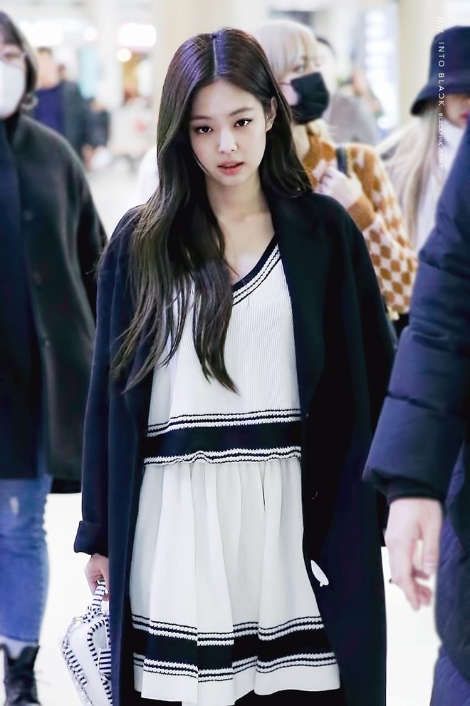 Nhìn Jennie (Black Pink) đẹp mỹ miều và sang thế này, netizen Hàn chỉ muốn để tóc dài đen truyền thống ngay và luôn - Ảnh 5.