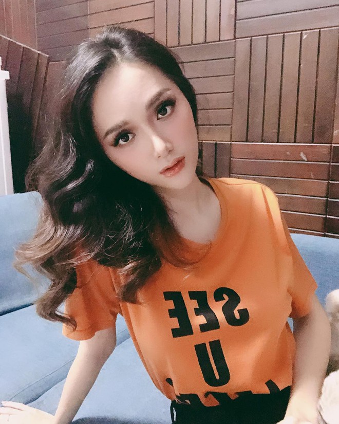 Hoa hậu Hương Giang thật giống người ngoài hành tinh trong bức ảnh mới nhất - Ảnh 2.