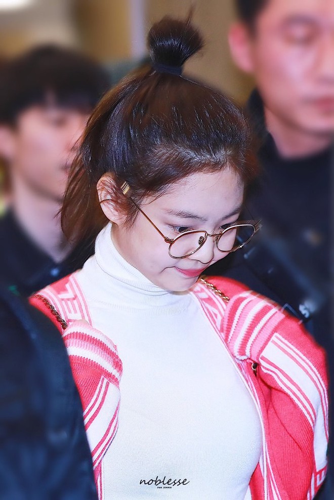 Nh&igrave;n Jennie (Black Pink) đẹp mỹ miều v&agrave; sang thế n&agrave;y, netizen H&agrave;n chỉ muốn để t&oacute;c d&agrave;i đen truyền thống ngay v&agrave; lu&ocirc;n - Ảnh 7.