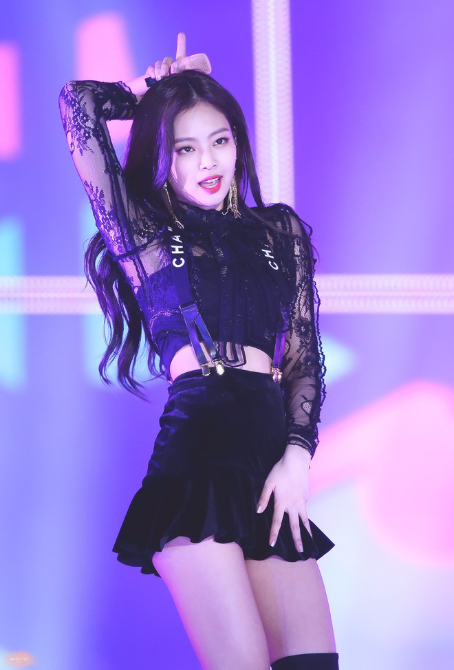 Nhìn Jennie (Black Pink) đẹp mỹ miều và sang thế này, netizen Hàn chỉ muốn để tóc dài đen truyền thống ngay và luôn - Ảnh 11.