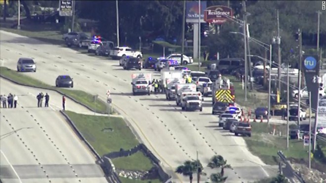 Xả súng tại ngân hàng trung tâm Florida, 5 người chết - Ảnh 1.