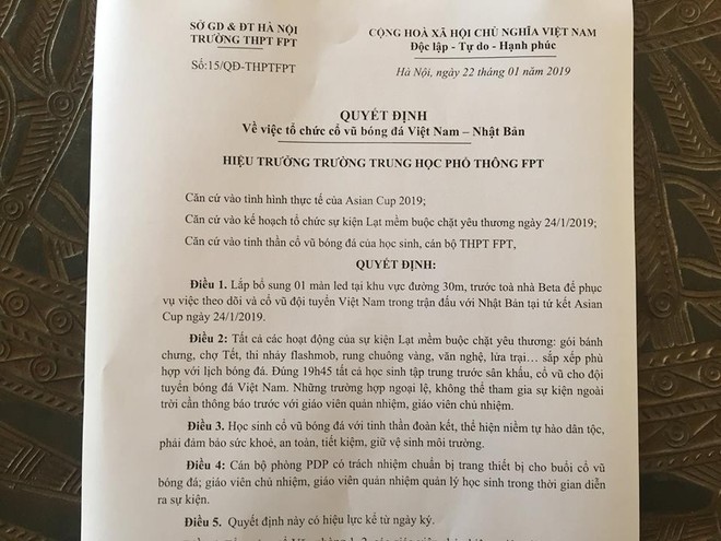 Tinh thần bóng đá lên cao, học sinh gói hẳn bánh chưng phong cách đội tuyển Việt Nam để cổ vũ trận đấu tối nay - Ảnh 7.