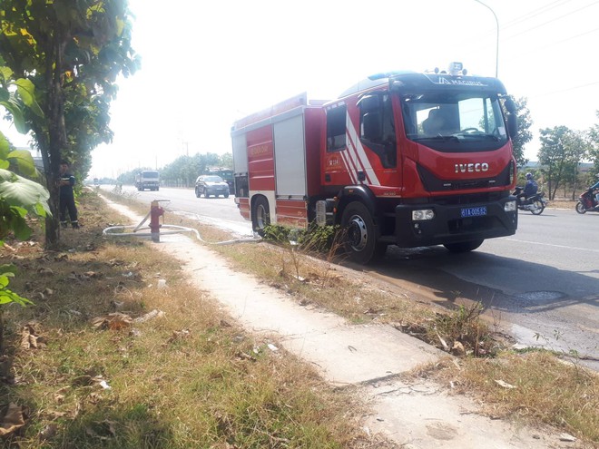 Bình Dương: Cháy công ty sau tiếng nổ lớn, 1 người chết, nhiều người bị thương - Ảnh 3.