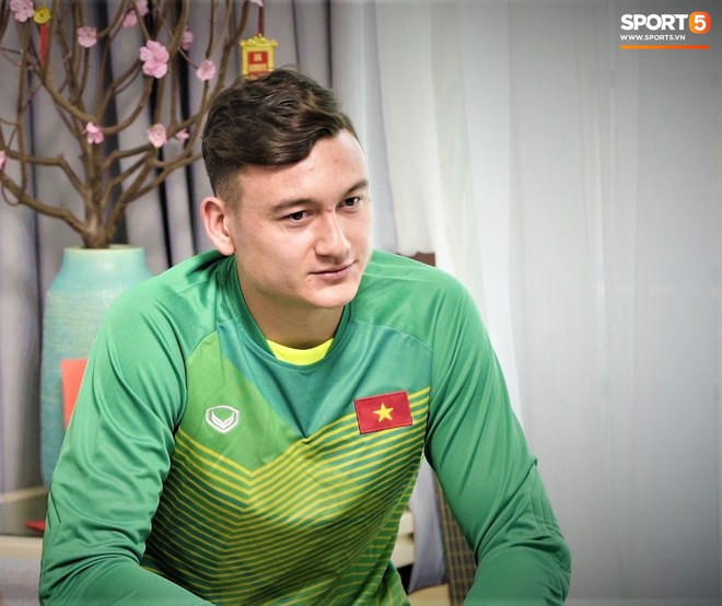 Sau Asian Cup 2019, Văn Lâm là cầu thủ duy nhất phải đón Tết nơi đất khách - Ảnh 3.