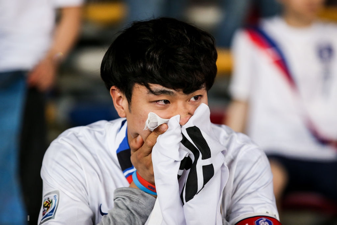Tuyển thủ Hàn Quốc buồn bã, CĐV suy sụp sau thất bại ở tứ kết Asian Cup 2019 - Ảnh 8.