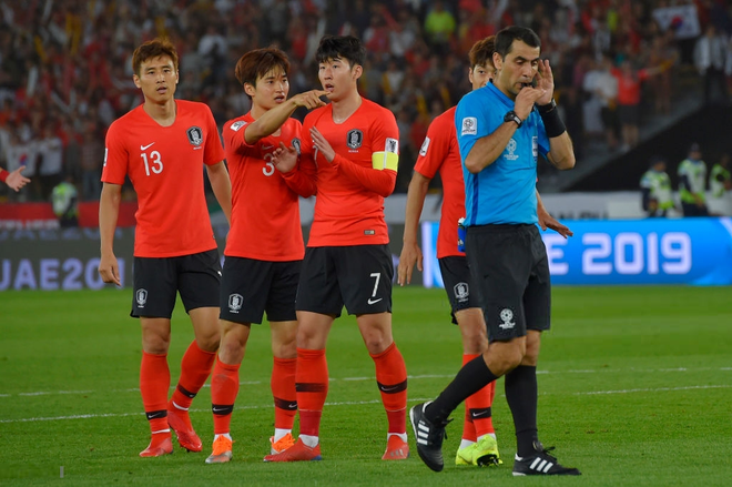 Tuyển thủ Hàn Quốc buồn bã, CĐV suy sụp sau thất bại ở tứ kết Asian Cup 2019 - Ảnh 11.