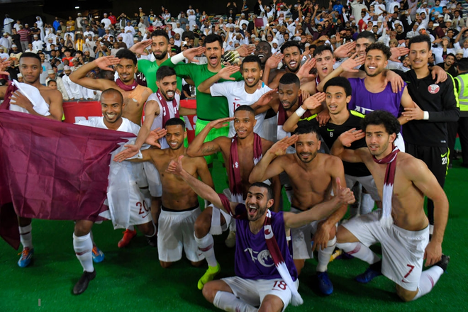 Hy hữu: Hoàng tử UAE mua sạch vé, không cho dân Qatar vào xem bán kết Asian Cup 2019 - Ảnh 2.