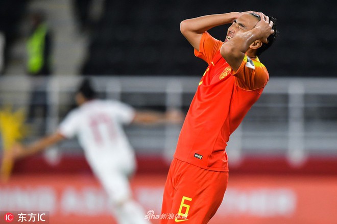 Tuyển Trung Quốc bị loại khỏi Asian Cup 2019: Đội trưởng bật khóc nức nở, tội đồ hối hận phải lên tiếng xin lỗi fan - Ảnh 3.