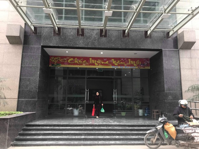 H&agrave;ng x&oacute;m sốc khi biết &ocirc; t&ocirc; chở 4 người trong gia đ&igrave;nh lao xuống s&ocirc;ng ở Hội An: Vợ chồng v&agrave; 2 con to&agrave;n người hiền l&agrave;nh, sắp mua nh&agrave; mới - Ảnh 1.