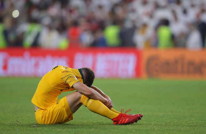 Sao Australia bật khóc, tự trách bản thân sau thất bại trước UAE tại tứ kết Asian Cup 2019 - Ảnh 1.