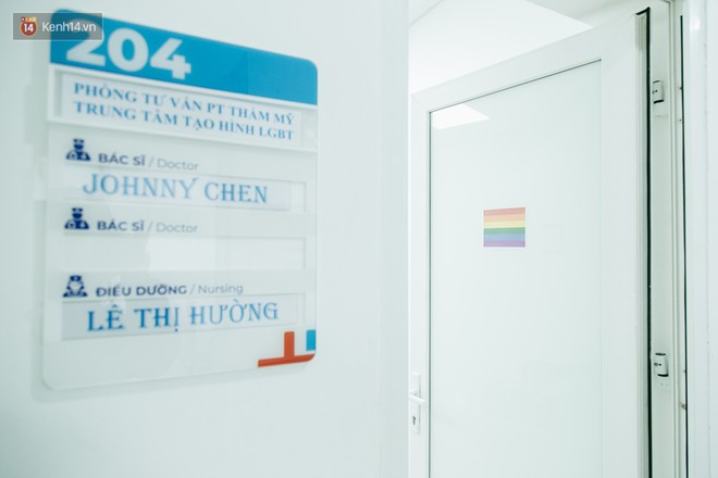 Gặp giám đốc trẻ sáng lập khoa tạo hình LGBT đầu tiên tại Hà Nội: Là người chuyển giới, mình hiểu được nỗi lo của cộng đồng khi đến bệnh viện - Ảnh 5.