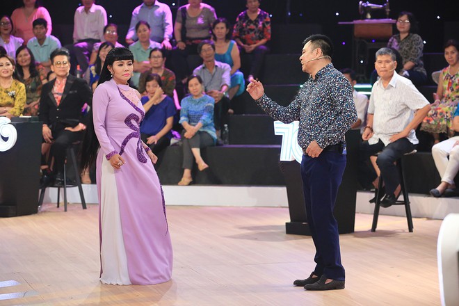 Ngọc Huyền mặc &aacute;o d&agrave;i vẫn quẩy disco nhiệt t&igrave;nh, đi&ecirc;n đảo - Ảnh 3.