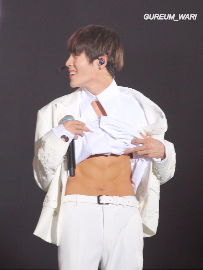 Fan mất m&aacute;u khi c&aacute;c trai đẹp nh&agrave; Wanna One thi nhau lột &aacute;o khoe body trong concert cuối - Ảnh 5.