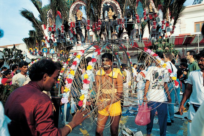Thaipusam - Lễ hội hoang dại nhất thế giới: khi con người sẵn sàng chịu đau đớn để được an lành - Ảnh 6.