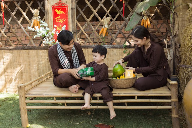 Qu&yacute; tử nh&agrave; Ngọc Lan - Thanh B&igrave;nh cực đ&aacute;ng y&ecirc;u trong bộ ảnh Tết c&ugrave;ng bố mẹ - Ảnh 6.