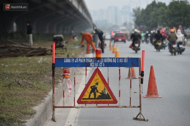 Hà Nội đầu tư 100 tỷ xén thảm cỏ dưới gầm cầu, mở rộng lòng đường vành đai 3 để chống hố đen ùn tắc - Ảnh 5.