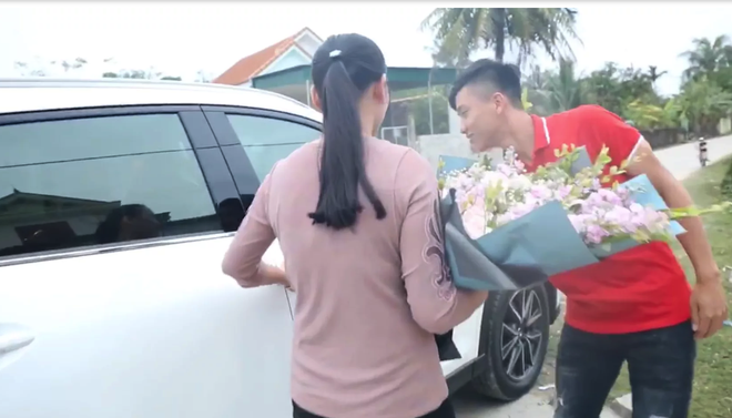 Phan Văn Đức ho&agrave;n th&agrave;nh ước mơ mua xế hộp tiền tỷ trước thềm Tết Nguy&ecirc;n đ&aacute;n - Ảnh 3.