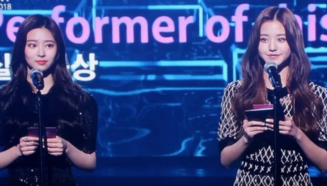 Đ&acirc;y l&agrave; nữ idol khiến Jennie (Black Pink) hoảng hồn v&igrave; chiều cao khủng khi l&ecirc;n trao giải tại Gaon Awards - Ảnh 1.