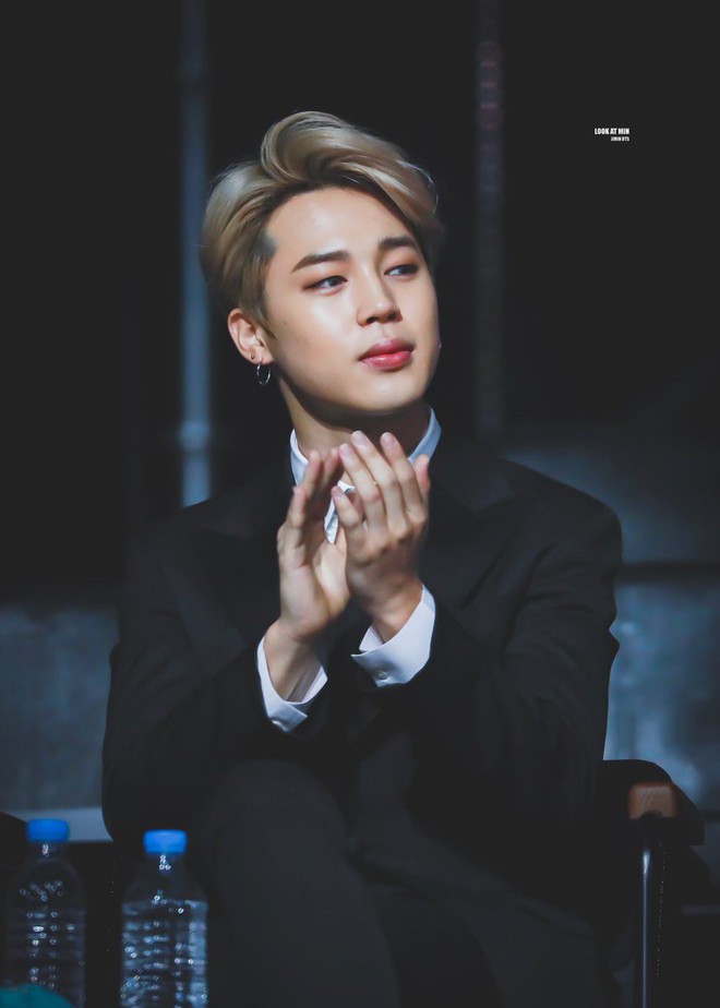 Có một điều là bao giờ Jimin mặc vest  Beyond The Scene  Facebook