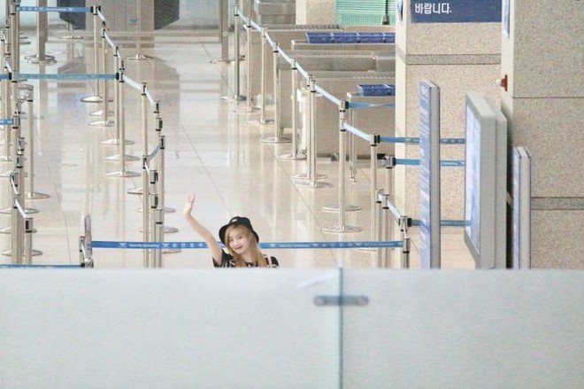 Dispatch c&ograve;n l&acirc;u mới động v&agrave;o được idol n&agrave;y - Ảnh 1.