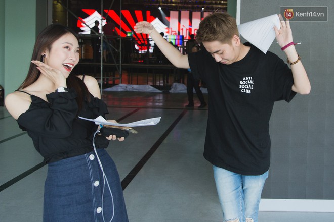 Kh&aacute;nh Vy v&agrave; Osad nhắng nh&iacute;t đột nhập hậu trường Gala WeChoice Awards 2018 trước giờ G - Ảnh 4.