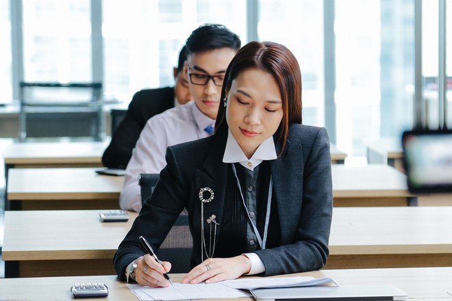 C&ograve;n lo ngại về diễn xuất của Mỹ T&acirc;m, xem ngay Chị Trợ L&yacute; Của Anh để được mở mắt - Ảnh 3.