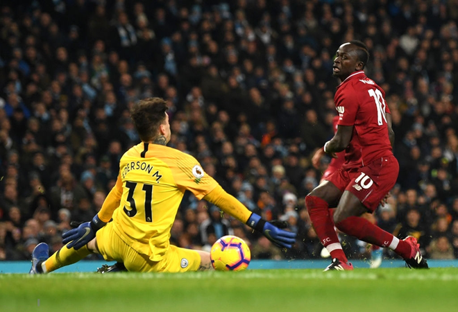 Thoát bàn thua một cách khó tin, Man City cho Liverpool nhận trận thua đầu tiên của mùa giải - Ảnh 3.
