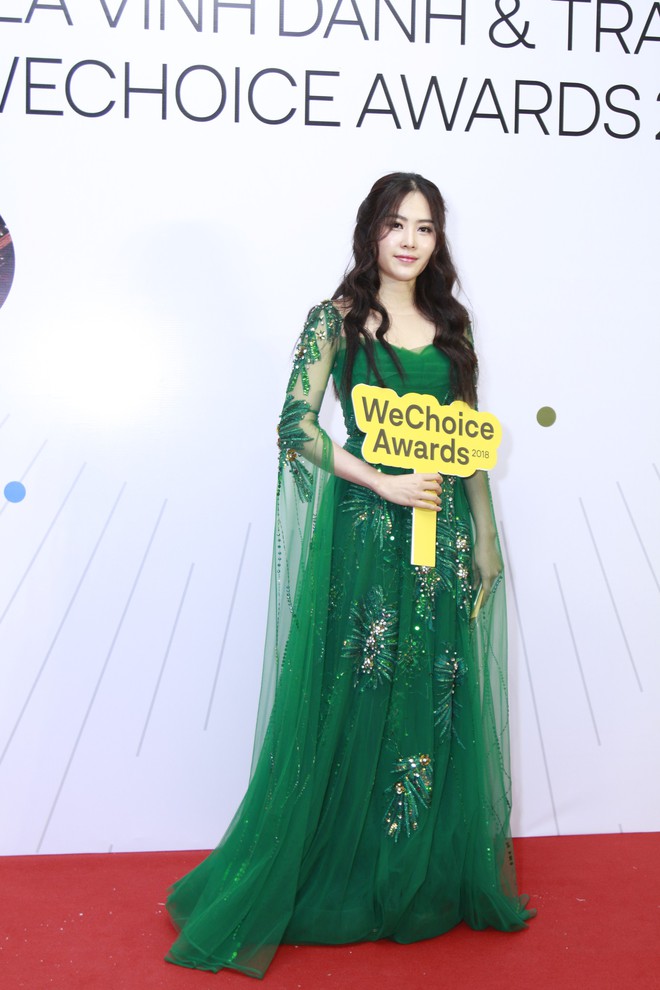 Quyết phục thù với gam màu này tại WeChoice Awards, Nam Em nhận cái kết bất ngờ - Ảnh 3.