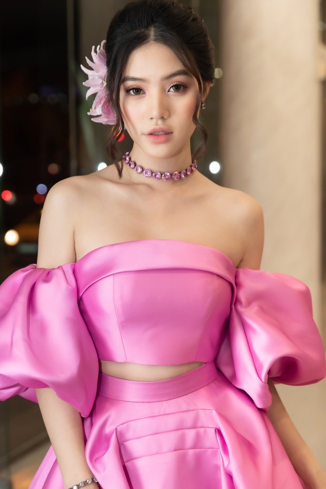 Ai ai cũng xúng xính xinh đẹp, nhưng đây chính là 15 bộ cánh thú vị nhất trên thảm đỏ Wechoice Awards 2018 - Ảnh 3.