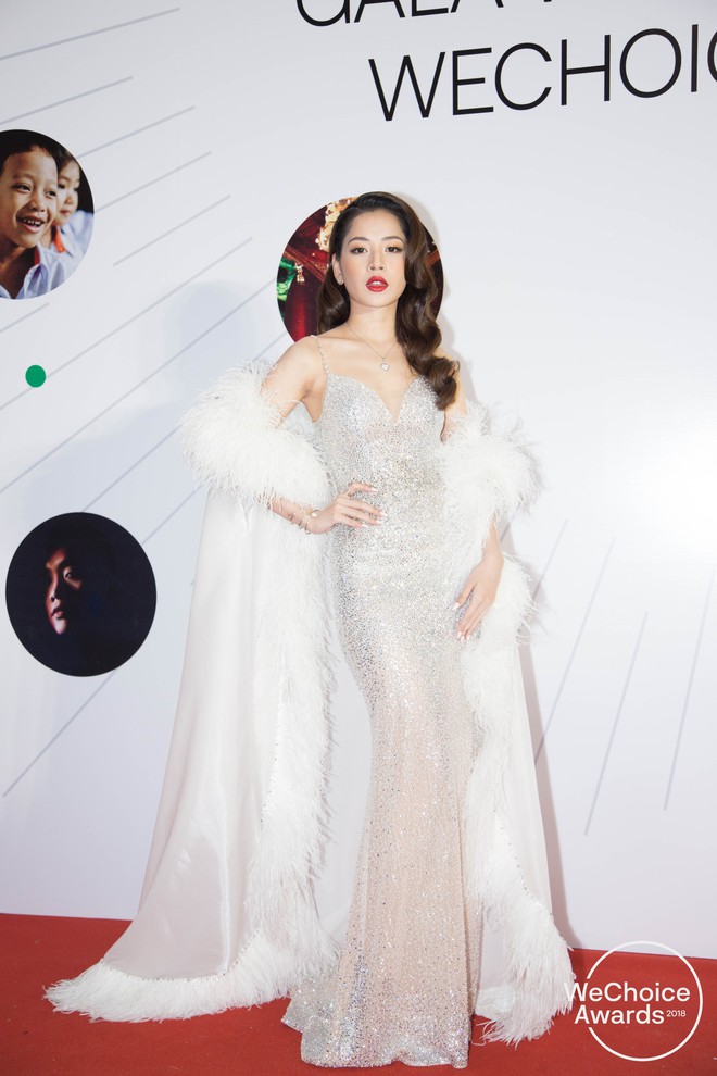 Chi Pu diện đầm 2 dây khoe vòng 1 sexy, nhưng sao tại WeChoice Awards cô nàng còn sang chảnh hơn bội phần? - Ảnh 11.