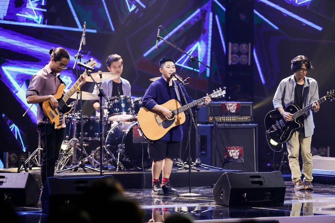 Ban nhạc Việt: Phương Uy&ecirc;n bất chấp bệnh thanh quản, c&atilde;i b&aacute;c sĩ v&igrave; nh&oacute;m Rock thuần chủng - Ảnh 3.