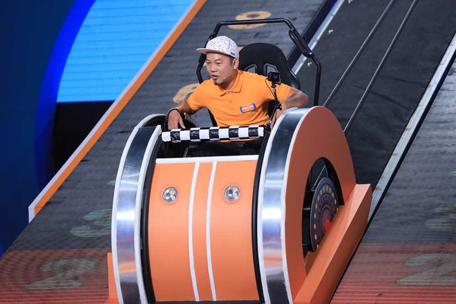 Đang đọc câu hỏi gameshow, Trấn Thành bùi ngùi nhớ lại mèo cưng bị cạo sạch lông ở nhà - Ảnh 10.