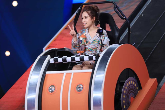 Đang đọc câu hỏi gameshow, Trấn Thành bùi ngùi nhớ lại mèo cưng bị cạo sạch lông ở nhà - Ảnh 11.