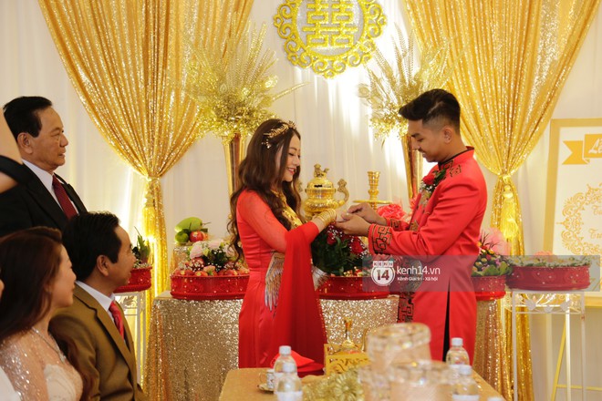 MiA rạng rỡ diện &aacute;o d&agrave;i đỏ, đeo v&agrave;ng đầy tay trong lễ rước d&acirc;u tại qu&ecirc; nh&agrave; Vĩnh Long - Ảnh 1.