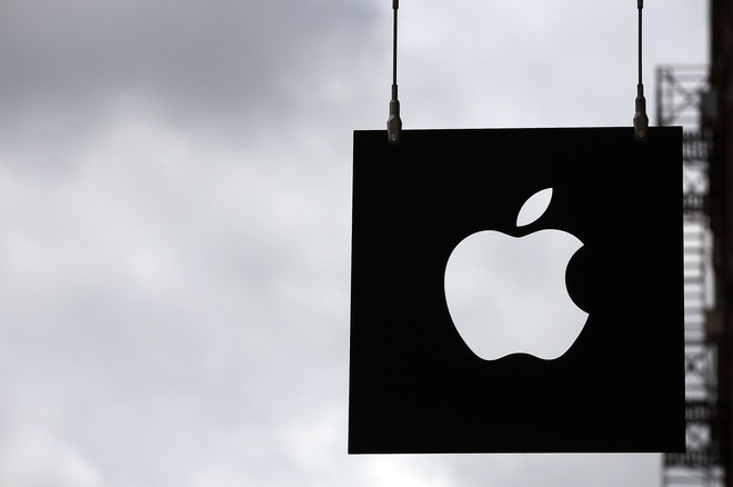 Giữa l&uacute;c Apple kh&oacute; khăn, Tổng thống Trump mặc kệ v&igrave; h&atilde;ng n&agrave;y sản xuất ở Trung Quốc, Mỹ chẳng được lợi g&igrave; - Ảnh 2.