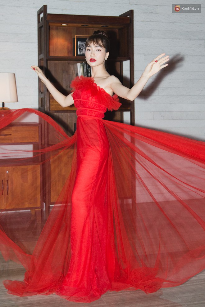 Spotlight thảm đỏ của NTK Lý Quí Khánh: Khi Hòa Minzy trông còn Hoa hậu hơn cả Hoa hậu Tiểu Vy - Ảnh 3.