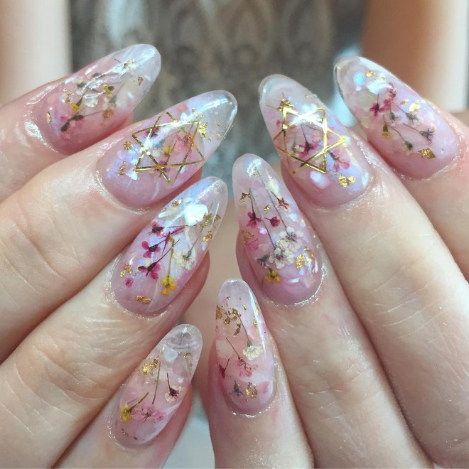 Loạt móng tay nghệ thuật kiểu Hàm Hương khiến cả trai thẳng cũng muốn đi làm nail - Ảnh 8.