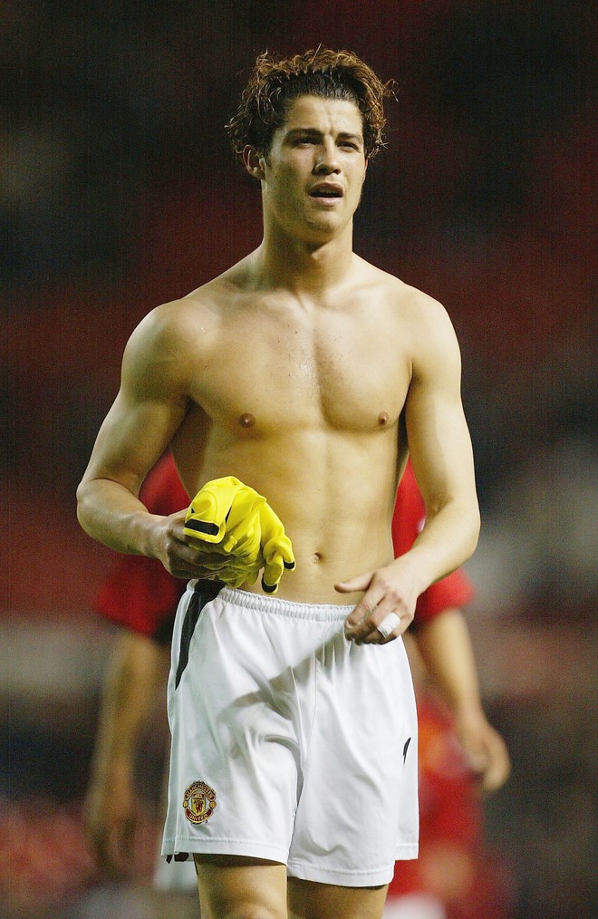 Ronaldo bất ngờ tiết lộ b&iacute; quyết lột x&aacute;c từ c&ograve; hương sang body cực phẩm, kỷ luật l&agrave; thế nhưng cũng kh&ocirc;ng thể k&igrave;m l&ograve;ng trước m&oacute;n n&agrave;y - Ảnh 1.