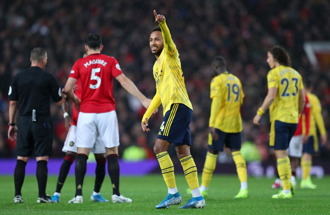 VAR bẻ còi giúp Arsenal cầm hòa MU ngay tại Old Trafford - Ảnh 6.