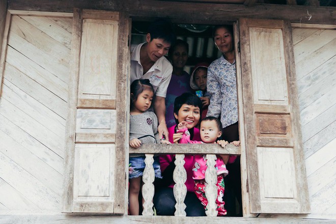 Bị đồn mâu thuẫn với công ty quản lý nên dừng đồng hành cùng Hoa hậu Hoàn vũ, HHen Niê nói gì? - Ảnh 3.