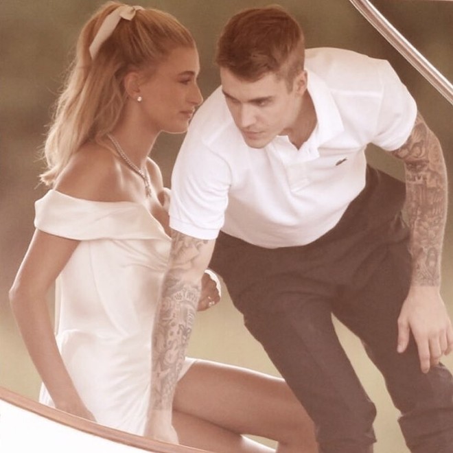 Đám cưới thế kỷ của Justin Bieber: Cặp đôi trao nụ hôn và tuyên thệ "Con đồng ý" trước 154 khách mời, tình đầu của chú rể đến chúc mừng - Ảnh 8.