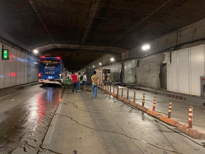 Xe tải va chạm với xe khách rồi lật ngang, hầm Sài Gòn bị phong toả suốt 7 tiếng - Ảnh 4.