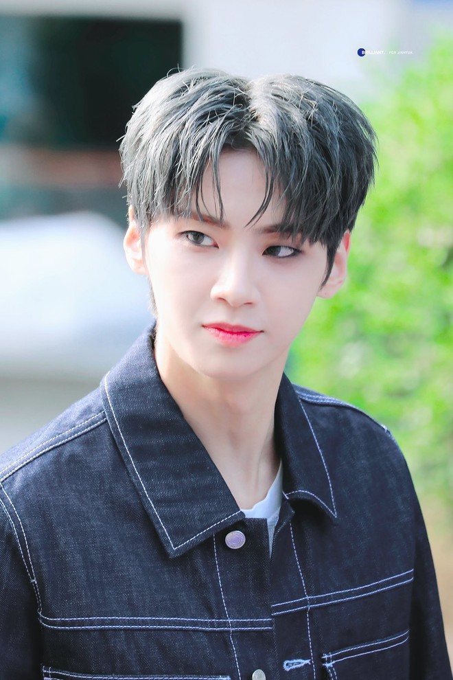 Giữa ồn &agrave;o Produce X 101, th&agrave;nh vi&ecirc;n được netizen đồn đo&aacute;n bị Mnet tước đoạt suất ra mắt c&ugrave;ng X1 bất ngờ th&ocirc;ng b&aacute;o debut solo - Ảnh 1.