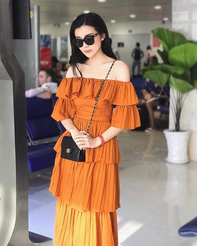 Style ngo&agrave;i đời của mợ Hai (Tiếng S&eacute;t Trong Mưa): Tươi trẻ, sexy c&oacute; cả nhưng ấn tượng nhất l&agrave; những m&agrave;n khoe ch&acirc;n si&ecirc;u nuột - Ảnh 9.