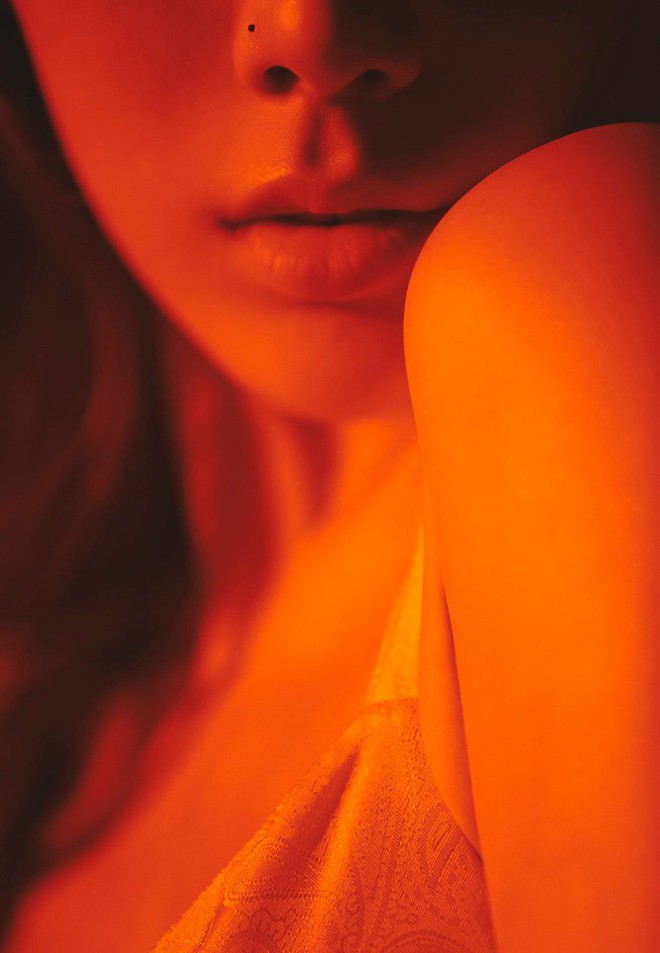 Taeyeon tung teaser trở lại si&ecirc;u sexy nhưng lại bị một chiếc nốt ruồi chấm ph&aacute; chiếm trọn spotlight? - Ảnh 1.